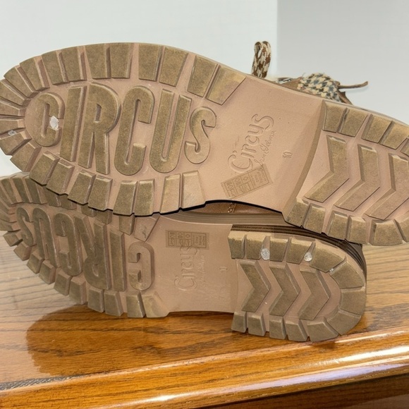 Circus by Sam Edleman women’s Gretchen shearling hiker boot/booties. Size 10 EUC - Picture 5 of 6